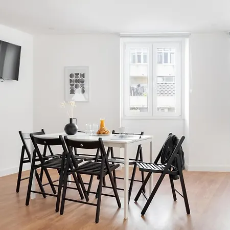 Altido Modern 2-level Flats Near Ajuda Palace * Lissabon